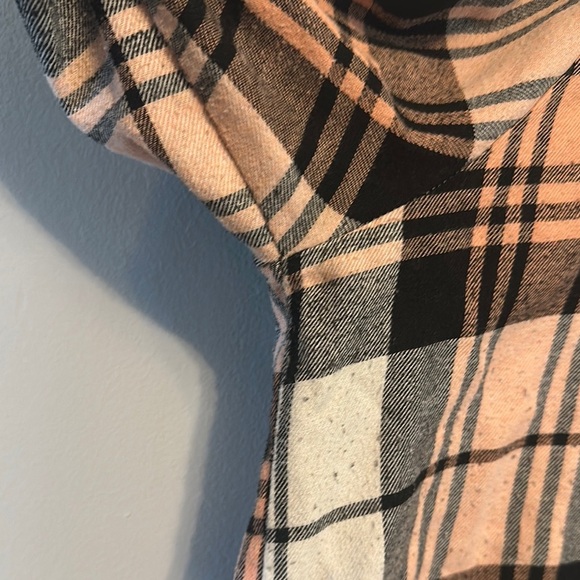 SHEIN Black and White 3/4 Sleeve Button Down Shirt - Picture 4 of 9